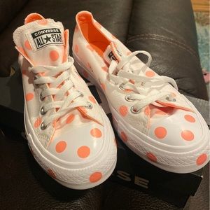 Brand new size 7 converse